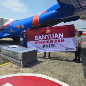 Polri Berangkatkan Bantuan Kemanusiaan ke NTT untuk Bantu Korban Banjir dan Longsor