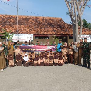 Karya Bakti Prima, Koramil 04/Babelan Distribusikan Makanan Bergizi Sambut HUT TNI ke-80
