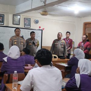Polsek Pademangan Police Go To School di SMK Harapan Mulia, Sosialisasi Bahaya Kenakalan Remaja dan Narkoba