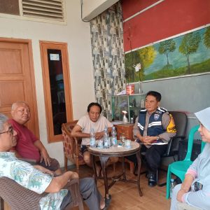 Dalam Rangka Cooling System, Bhabinkamtibmas Kranji Sambangi Tokoh Masyarakat