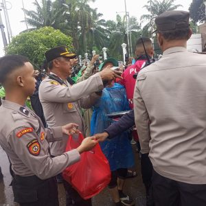 Polisi Kawal Unjuk Rasa Ojol dengan Pendekatan Humanis dan Simpati
