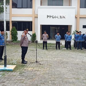 Kapolsek Bekasi Barat Sampaikan Himbauan Kamtibmas pada Apel Gabungan Kecamatan Bekasi Barat