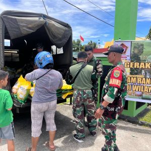 Jaga Stabilitas Harga Beras, Kodim 1710/Mimika Kolaborasi Dengan Perum Bulog Terus Gelar Gerakan Pangan Murah Kepada Warga Timika