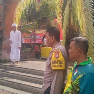 Polsek Bekasi Barat Amankan Upacara Pujawali Ke-61 di Pura Agung Tirta Bhuana Jakasampurna