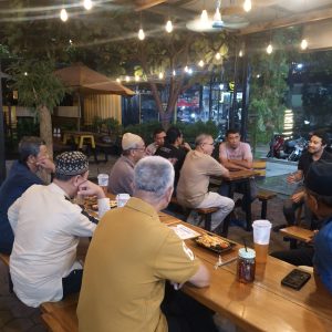 Jalin Kedekatan, Bhabinkamtibmas Bantargebang Gelar “Kongko Kamtibmas” Bareng Warga