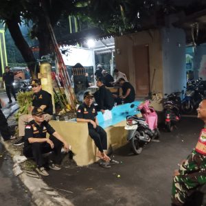 Kodim 0505/JT Bersama Komponen Pendukung Gelar Patroli/Siskamling di Wilayah Kramatjati.