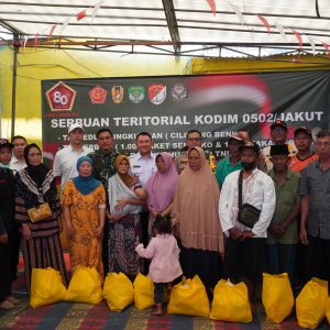 Serbuan Teritorial Kodim 0502/Jakarta Utara, TNI Peduli Lingkungan & Berbagi untuk Rakyat