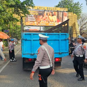 Polsek Medansatria Lakukan Pemantauan dan Penyekatan di Perbatasan Bekasi-Jakarta Timur