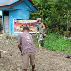 Bakti Nyata Jelang HUT Ke-80 TNI, Kodim 1710/Mimika Perbaiki Jalan Kampung