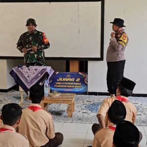 Cegah Kenakalan Remaja, Babinsa Koramil 02/Pondok Gede Bersama Bhabinkamtibmas Berikan Wawasan Kebangsaan di SMA Quantum