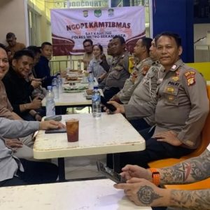 Ngopi Kamtibmas Polsek Bekasi Selatan, Kehangatan Malam di Margajaya Pererat Kebersamaan Polisi dan Warga