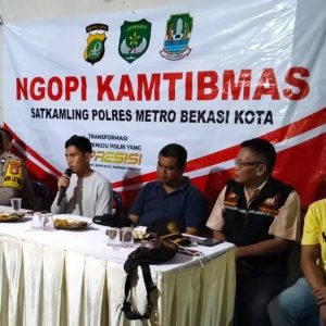 Ngopi Kamtibmas di Kayuringin Jaya, Polisi Serap Aspirasi Warga dan Ajak Jaga Lingkungan Aman