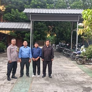 BHABINKAMTIBMAS KELURAHAN PADURENAN MELAKSANAKAN KUNJUNGAN DI SMK KARYA BAHANA MANDIRI PADURENAN