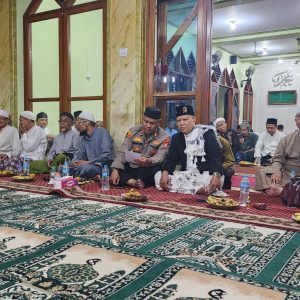 Perkuat Silaturahmi, Kapolsek Bekasi Barat Hadiri Peringatan Maulid Nabi di Masjid Al Ikhlas
