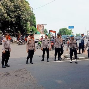 Polsek Pondok Gede Gelar Apel Pengamanan Penyekatan Massa Aksi Unjuk Rasa