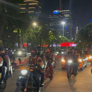 Cegah Gangguan Kamtibmas, Polisi dan Satpol PP Patroli Malam di Jaksel