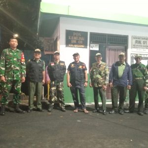 Guna Ciptakan Wilayah Aman, Kodim 0505/JT Gelar Patroli Tiga Pilar di Pasar Rebo.