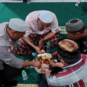 Bhabinkamtibmas Harapan Mulya Hadiri Pengajian Ratiban