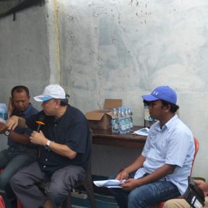Mediasi Pangkalan Gas, Bhabinkamtibmas Jatiasih Hadiri Musyawarah Warga Jatirasa