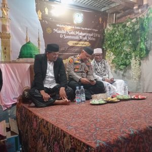 Kapolsek Bekasi Barat Hadiri Peringatan Maulid Nabi Muhammad SAW dan Santunan Anak Yatim di Kp. Rawabebek