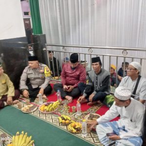 Pererat Silaturahmi, Bhabinkamtibmas Medansatria Hadiri Maulid Nabi dan Sampaikan Pesan Kamtibmas