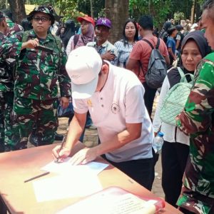 TNI Hadir untuk Rakyat, Ribuan Warga Terima Sembako dari Mabes TNI pada HUT TNI ke-80