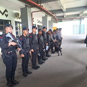 Brimob Polda Metro Jaya Laksanakan Sterilisasi Jelang Pertandingan Bali United vs Sulawesi United di Stadion Chandrabagha