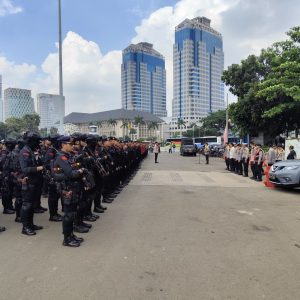 Brimob Polda Metro Jaya Amankan Aksi Bela Palestina di Sekitar Kedubes AS