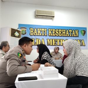 Polda Metro Jaya Gelar Bakti Kesehatan di Cakung, Ratusan Warga Antusias Periksa Kesehatan