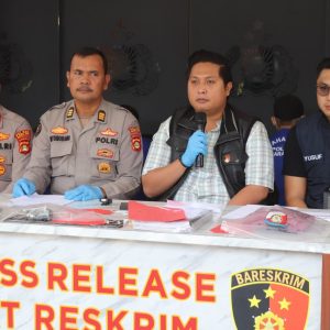 POLRES MUARA ENIM BERHASIL UNGKAP KASUS PEMBUNUHAN DI DESA KARANG RAJA, PELAKU DIBEKUK SETELAH BURON SELAMA 1 TAHUN LEBIH