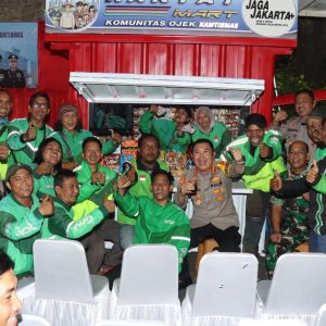 Jaga Jakarta, Kapolres Metro Jakarta Pusat Resmikan Gerai Rakyat Mart untuk Komunitas Ojol di Menteng