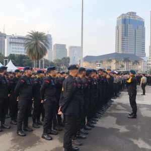 Brimob Polda Metro Jaya Turut Berikan Pelayanan pada Aksi Bela Palestina di Sekitar Monas Jakarta Pusat