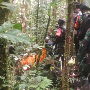 Aksi Sigap Prajurit Kodim 1715/Yahukimo Mengevakuasi Para Pendulang Emas Yang Menjadi Korban Pembunuhan oleh OPM di wilayah Yahukimo