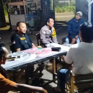 Patroli ‘Solo Bandung’ Dini Hari di Jatiwarna, Bhabinkamtibmas dan Potmas Kuatkan Harkamtibmas