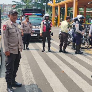 Patroli Mobile Polsek Medansatria Bersama Tiga Pilar
