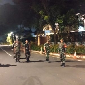 Jaga Kamtibmas. TNI Gandeng Komduk Patroli Bersama
