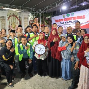 POLRES METRO BEKASI KOTA GELAR NGOPI KAMTIBMAS BARENG WARGA RAWA SEMUT