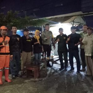Kolaborasi Kodim 0505/JT dan Komduk Gelar Patroli Siskamling di Rawa Bunga, Jatinegara.