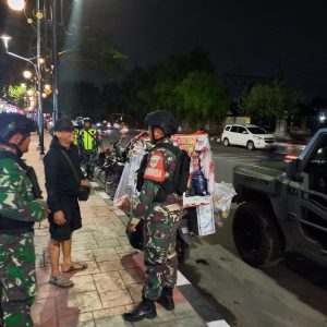 Babinsa Jatiasih Gandeng Komponen Pendukung, Wujudkan Lingkungan Aman Melalui Patroli Malam dan Pos Ronda
