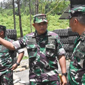 Dandim 1710/Mimika Dampingi Pangdam XVII/Cenderawasih Kunjungi Pos Satgas Pamtas Obvitnas