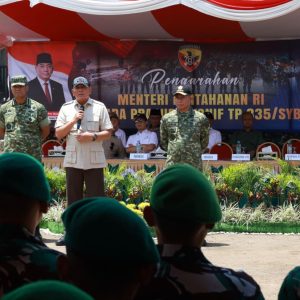Panglima TNI Dampingi Menhan RI Tinjau Yonif TP 835/Samota Yudha Bhakti di Sumbawa