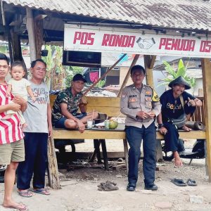 Lewat Kunjungan DDS, Bhabinkamtibmas Rawalumbu Ajak Warga dan Ketua RT Jaga Stabilitas Kamtibmas