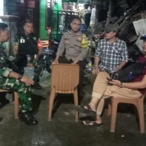Tanggung Jawab Kita Bersama Sebagai Warga Negara, Kodim 0505/JT Gelar Patroli/Siskamling Bersama Komduk di Wilayah Kramatjati.
