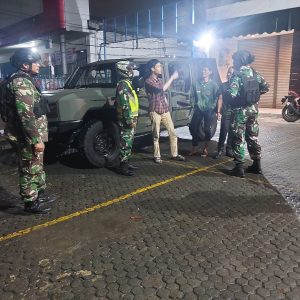 Sinergi 3 Pilar Koramil 02/Pondok Gede Bersama Komduk, Patroli dan Siskamling Perkuat Keamanan Lingkungan di Malam Hari