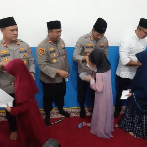 Polres Metro Bekasi Kota Gelar Tasyakuran dan Santunan Anak Yatim di SPPG Pekayon Jaya, Wujud Kepedulian Polri terhadap Kesehatan dan Kemanusiaan