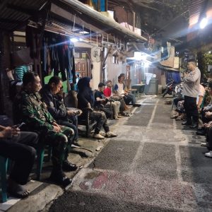 Keamanan Tanggung Jawab Bersama; Babinsa Grogol Utara Galakan Poskamling