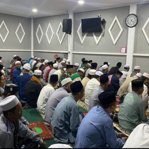 Subuh Keliling Jadi Sarana Komsos dan Pererat Silaturahmi Babinsa Koramil 05/Bantar Gebang Bersama Warga Cikiwul