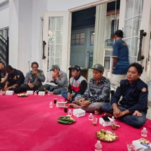 Polsek Bantargebang Gelar “Ngopi Kamtibmas” Bersama Sat Kamling di Ciketing Udik
