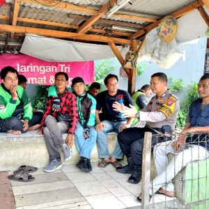Bhabinkamtibmas Jakamulya Ajak Komunitas Ojol Bersinergi Jaga Keamanan Kota Bekasi
