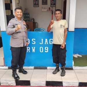 Cegah Curanmor, Bhabinkamtibmas Mustikasari Sambangi Petugas Keamanan Perumahan